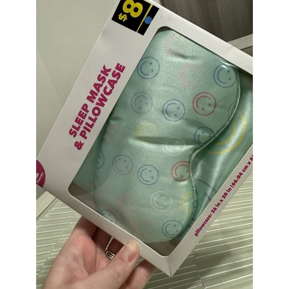 The Unbranded Brand sleep mask